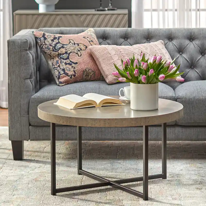 Minimalistischer Couchtisch im skandinavischen Stil