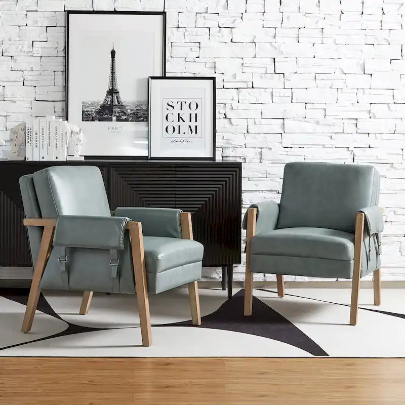 Sessel im Landhausstil aus Kunstleder mit Beinen aus Massivholz, zwei Stühle pro Set.
