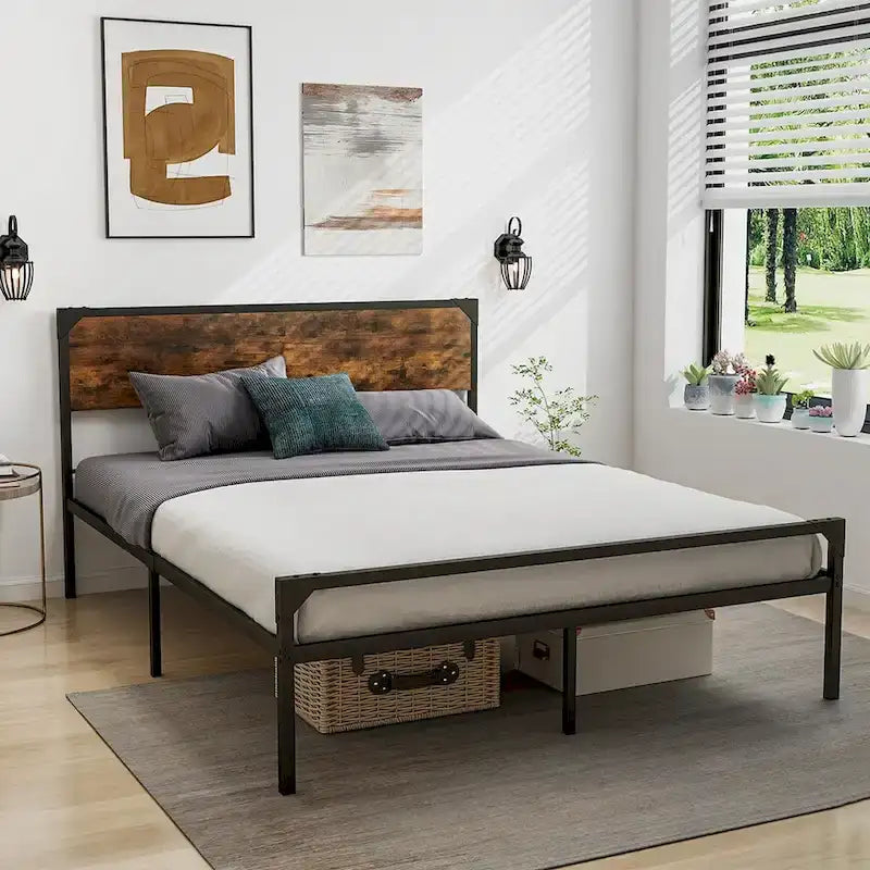 Cama de plataforma rústica de tamaño matrimonial/queen con cabecera y pie de cama