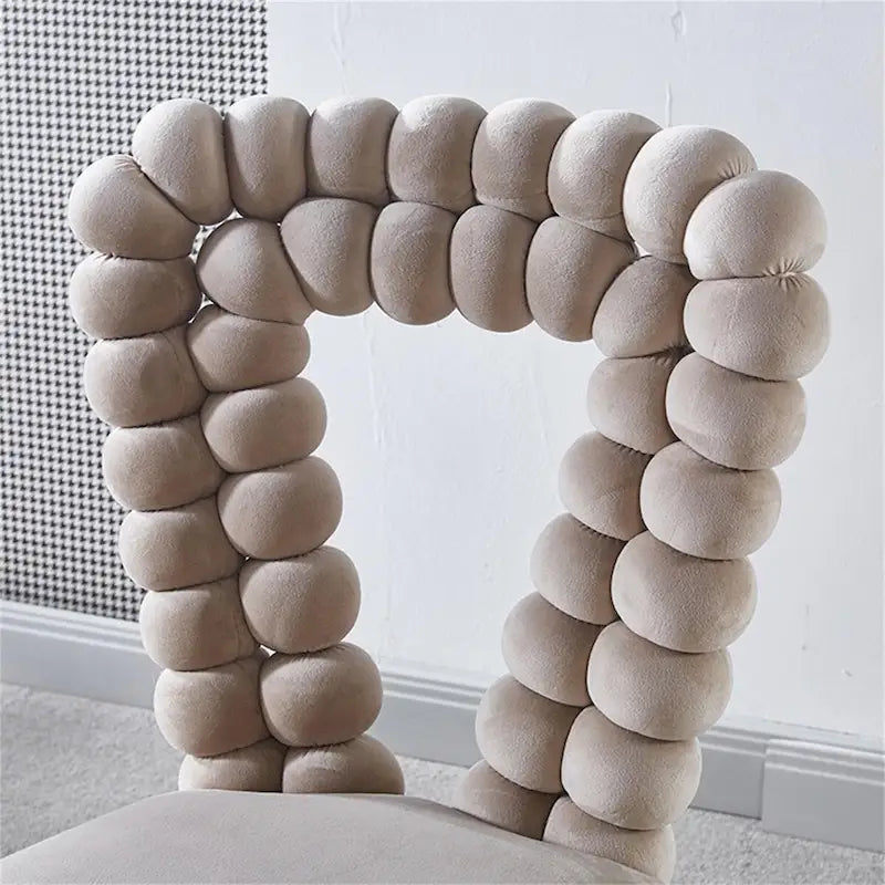 Moderne Esszimmerstühle mit Metallbeinen — 2er-Set